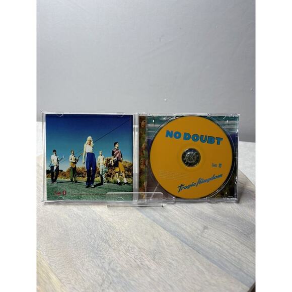 No Doubt - Tragic Kingdom (1995) - Picture 3 of 4